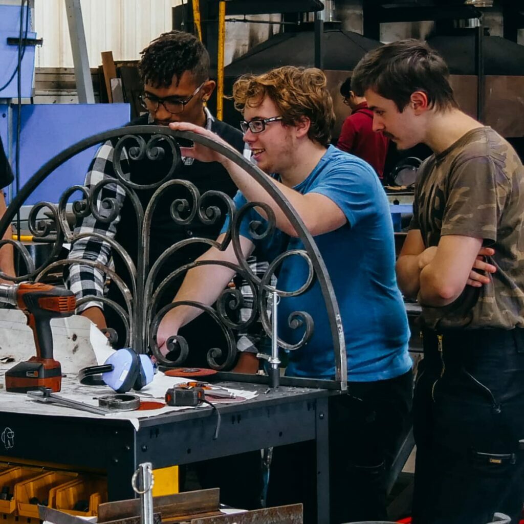 Esteban Legeunec étudiant ferronnier d'art