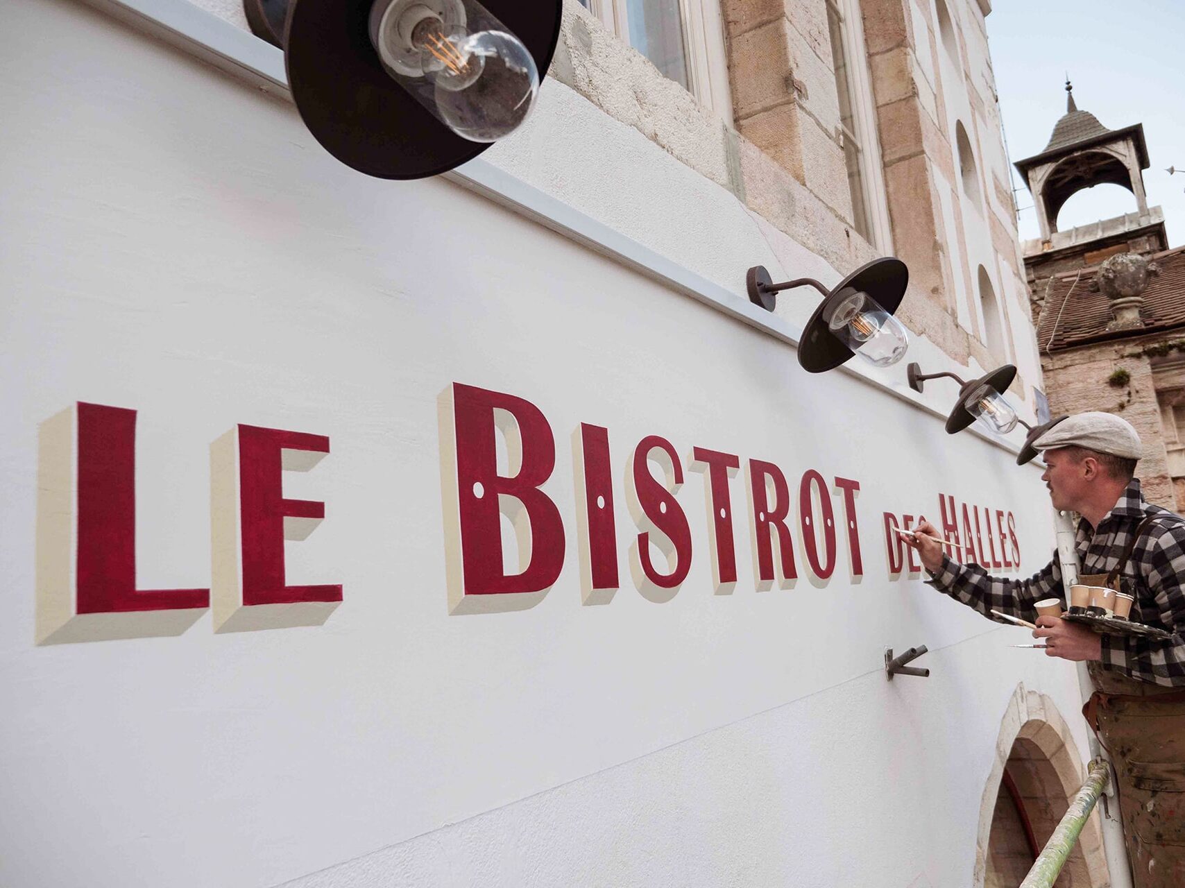 Bistrot des halles peinture en lettres