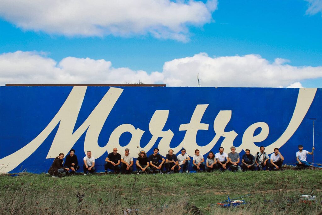 L'ensemble des peintres en lettres qui ont participé à la première édition de Martre Peinture